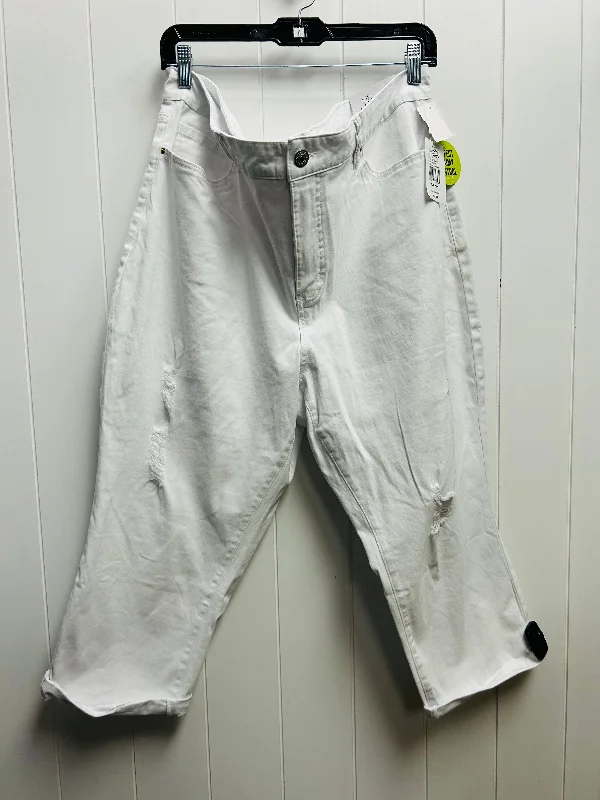 Capris By Royalty In White, Size: 20