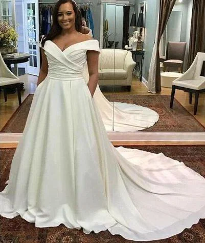 Plus Size Off Shoulder Sleeve Crepe Wedding Dress with Pocket